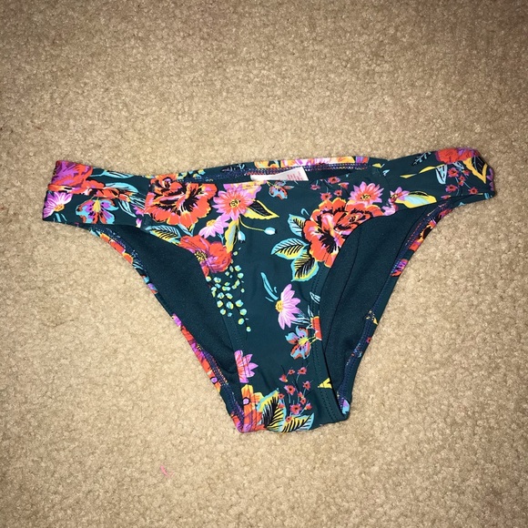 Bathing suit - Picture 4 of 5